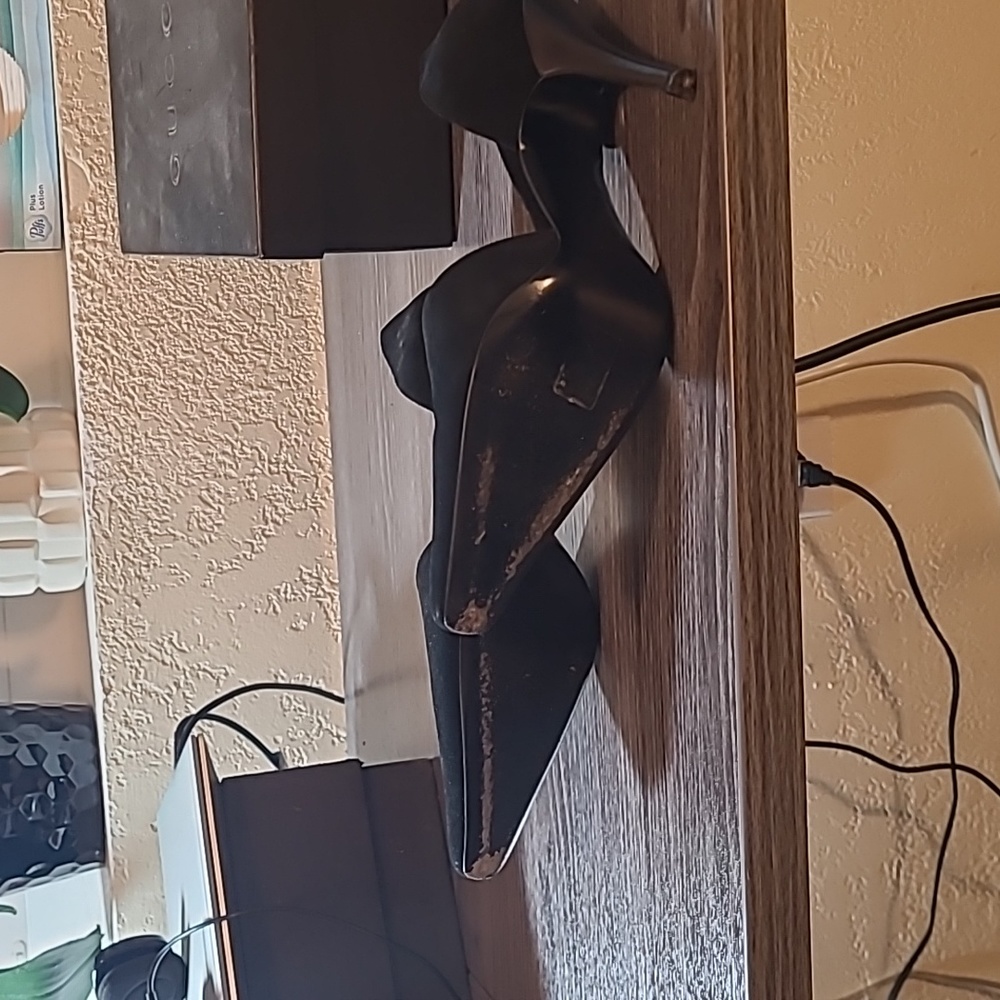 GUCCI. black suede heels, size 36 - Picture 5 of 5